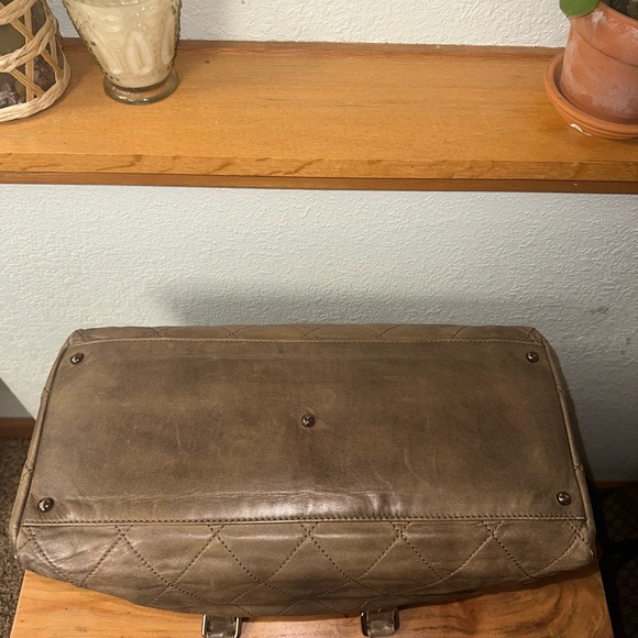 CHANEL Cloudy Bundle Bowler ❤️ Beige (Dirty Olive) - Picture 13 of 13